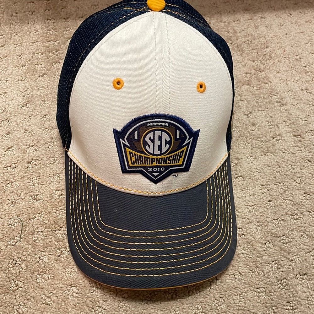 2010 SEC CHAMPIONSHIP HAT NEVER WORN